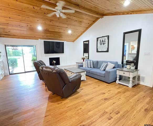 101 Branch St., Pittsburg, TX 75686