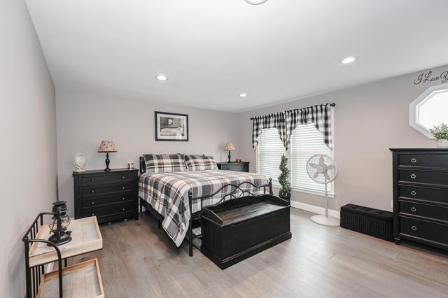 66 Preston St Apt 39, Hillsborough, NH 03244