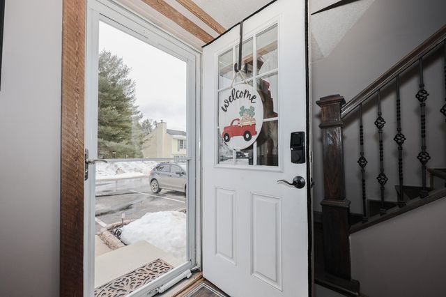 66 Preston St Apt 39, Hillsborough, NH 03244