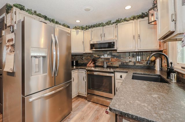 66 Preston St Apt 39, Hillsborough, NH 03244