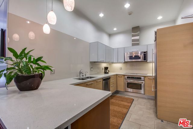 801 S Grand Avenue 1909, Los Angeles, CA 90017