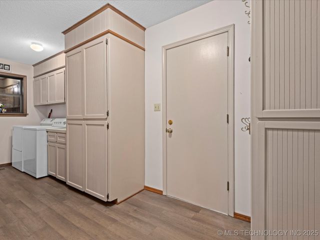 200 SE Quail Ridge Loop, Bartlesville, OK 74006