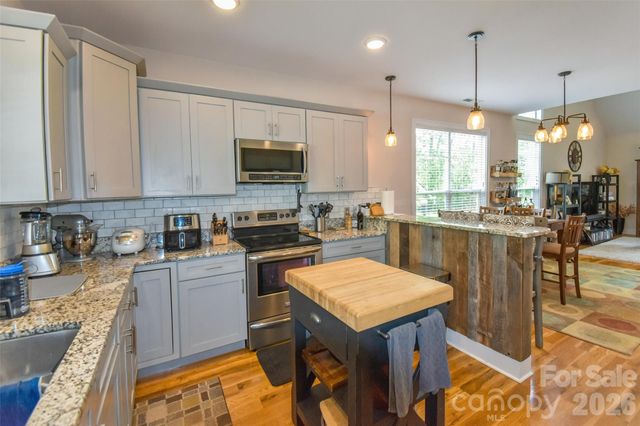 123 White Oak Road Extension, Arden, NC 28704