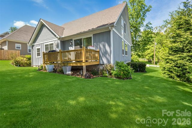 123 White Oak Road Extension, Arden, NC 28704