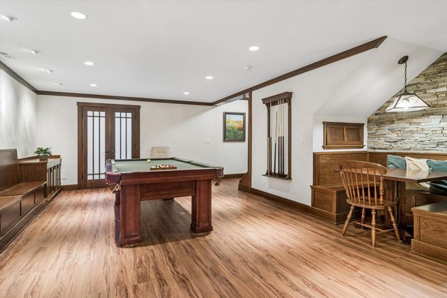 716 E Sunnyside Avenue, Libertyville, IL 60048