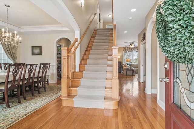 716 E Sunnyside Avenue, Libertyville, IL 60048