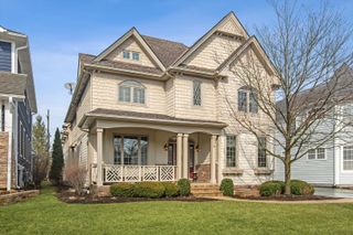 716 E Sunnyside Avenue, Libertyville, IL 60048
