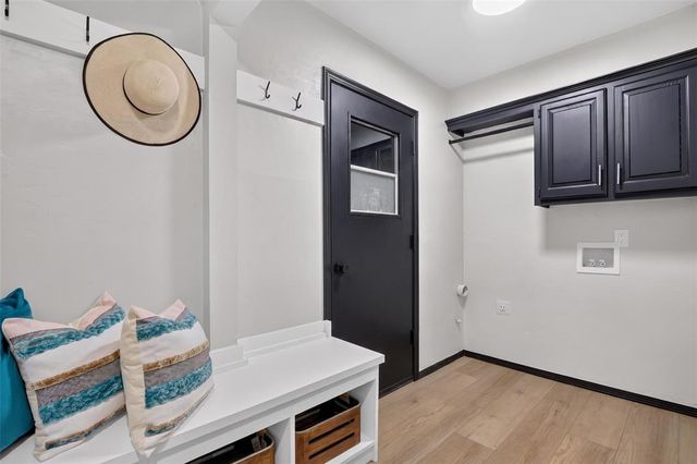 9116 Lansbrook Lane, Oklahoma City, OK 73132