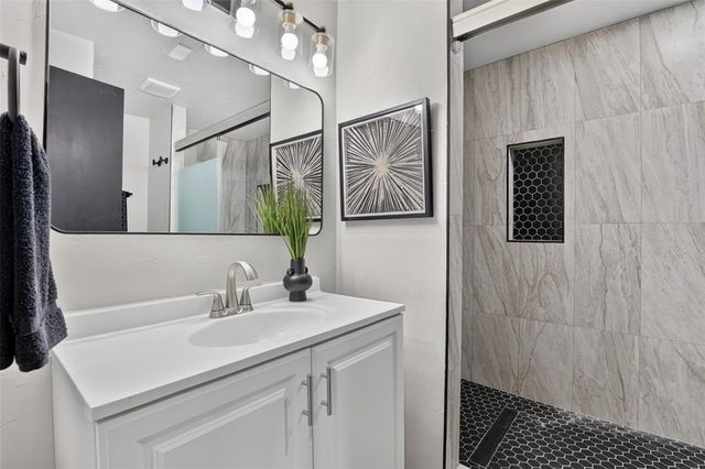 9116 Lansbrook Lane, Oklahoma City, OK 73132