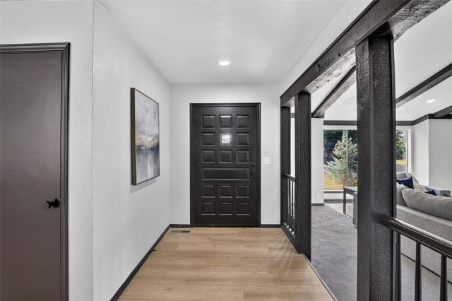 9116 Lansbrook Lane, Oklahoma City, OK 73132