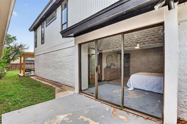 9116 Lansbrook Lane, Oklahoma City, OK 73132