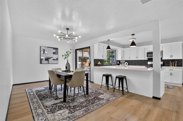 9116 Lansbrook Lane, Oklahoma City, OK 73132