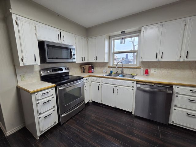 484 County Road 1206, Savoy, TX 75479