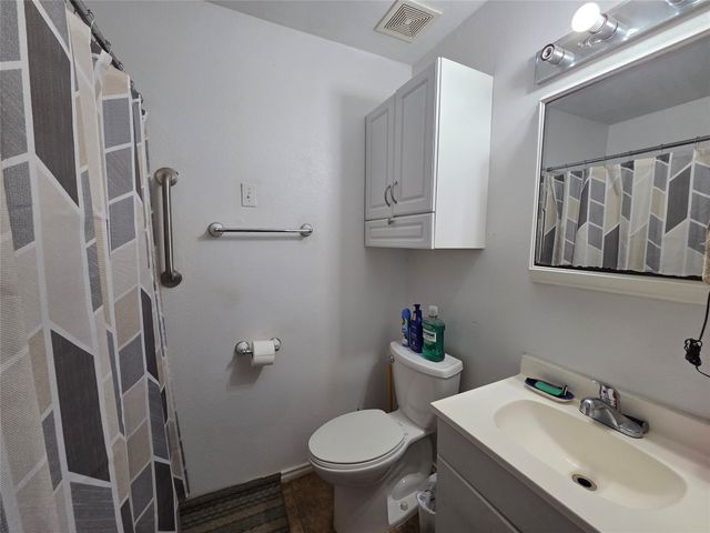 484 County Road 1206, Savoy, TX 75479