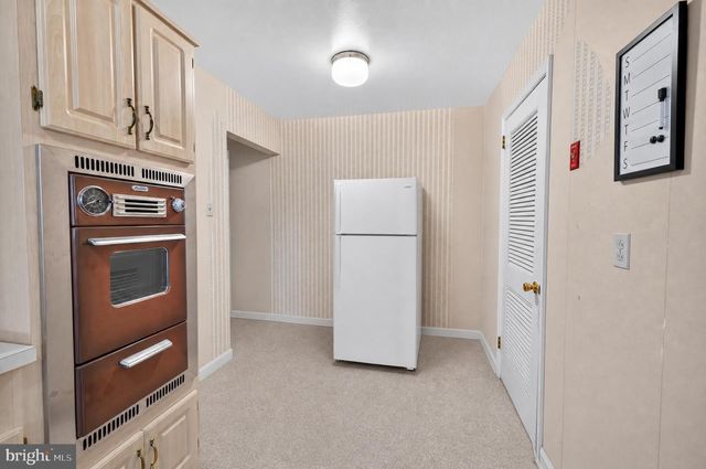 2400 NEWELL DR, Wilmington, DE 19808