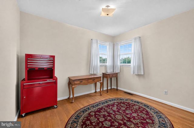 2400 NEWELL DR, Wilmington, DE 19808