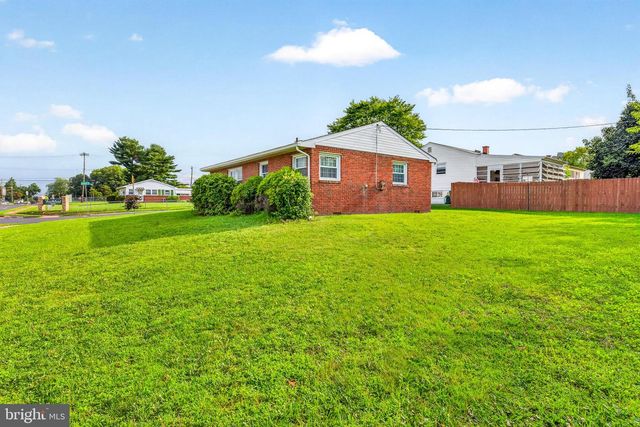 2400 NEWELL DR, Wilmington, DE 19808