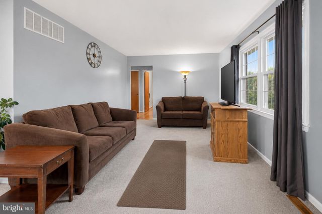 2400 NEWELL DR, Wilmington, DE 19808