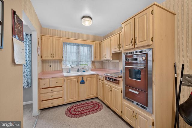 2400 NEWELL DR, Wilmington, DE 19808