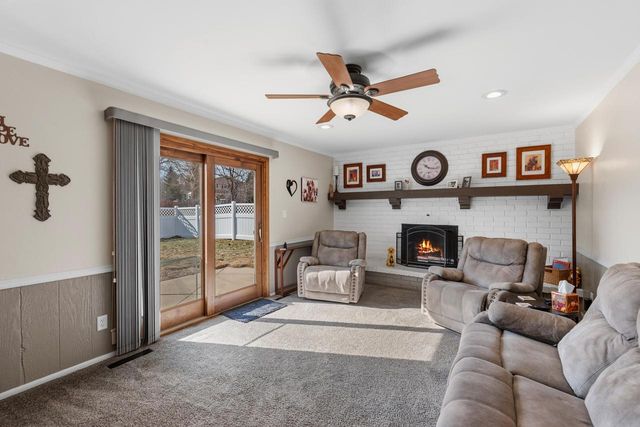 3560 S Loretta LANE, New Berlin, WI 53151