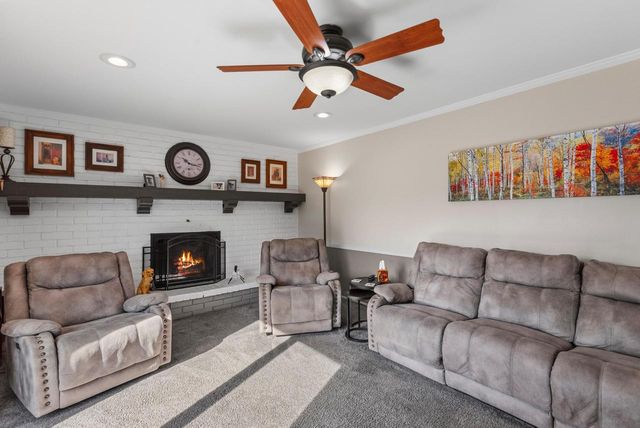 3560 S Loretta LANE, New Berlin, WI 53151