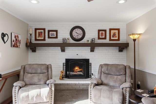 3560 S Loretta LANE, New Berlin, WI 53151