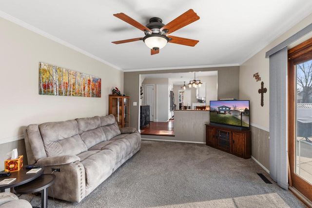 3560 S Loretta LANE, New Berlin, WI 53151