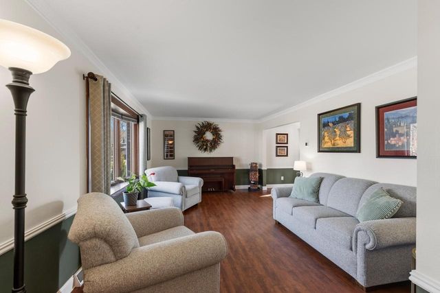 3560 S Loretta LANE, New Berlin, WI 53151