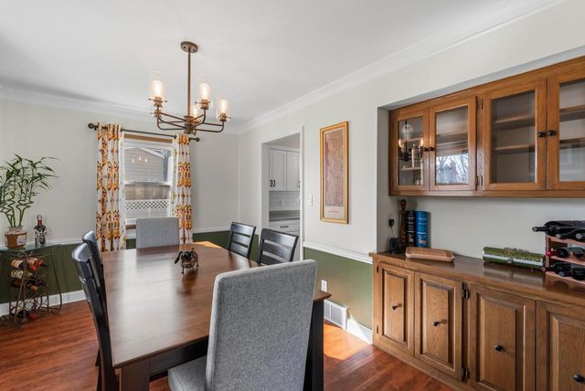 3560 S Loretta LANE, New Berlin, WI 53151