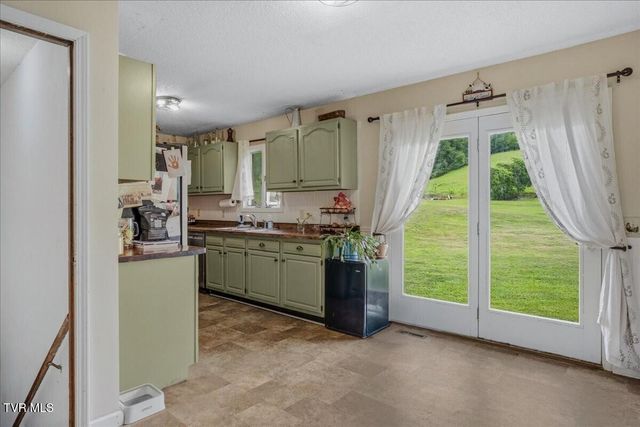 122 South Fork Road, Marion, VA 24354