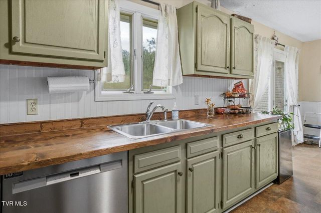 122 South Fork Road, Marion, VA 24354