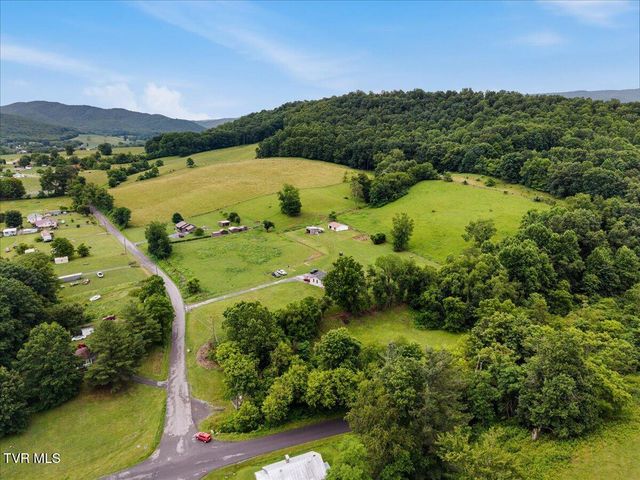 122 South Fork Road, Marion, VA 24354
