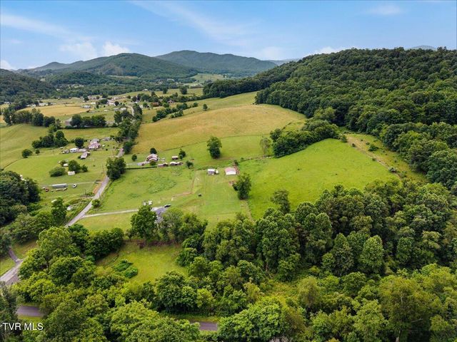 122 South Fork Road, Marion, VA 24354
