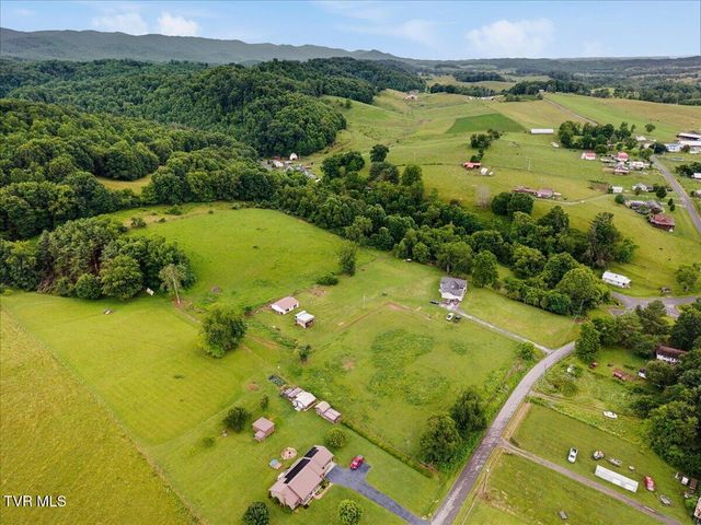122 South Fork Road, Marion, VA 24354