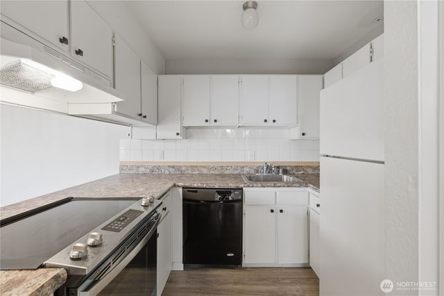 4526 S Henderson Street, Seattle, WA 98118