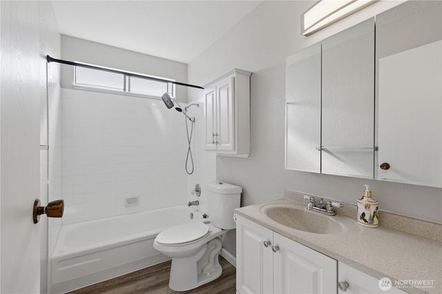 4526 S Henderson Street, Seattle, WA 98118