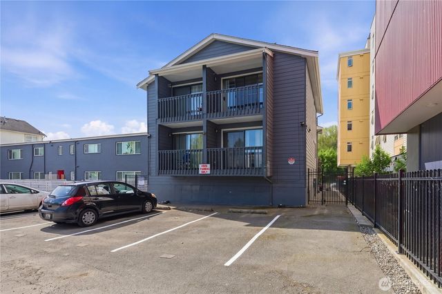 4526 S Henderson Street, Seattle, WA 98118