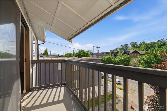 4526 S Henderson Street, Seattle, WA 98118