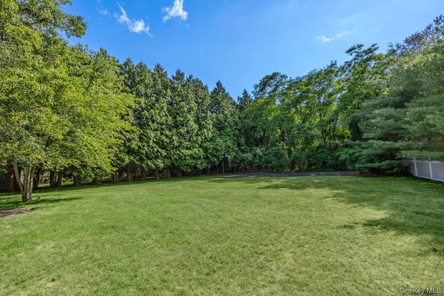 72 Sweetgum Lane, Miller Place, NY 11764