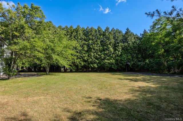 72 Sweetgum Lane, Miller Place, NY 11764