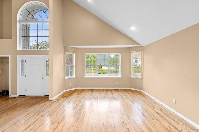 72 Sweetgum Lane, Miller Place, NY 11764