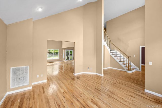 72 Sweetgum Lane, Miller Place, NY 11764