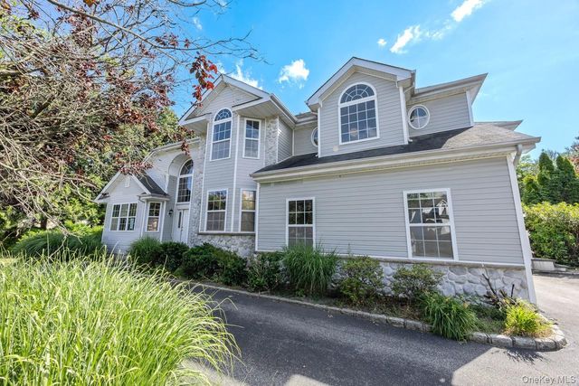 72 Sweetgum Lane, Miller Place, NY 11764