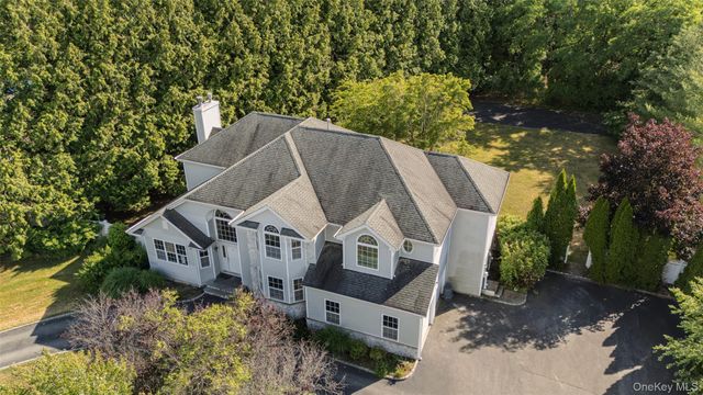72 Sweetgum Lane, Miller Place, NY 11764