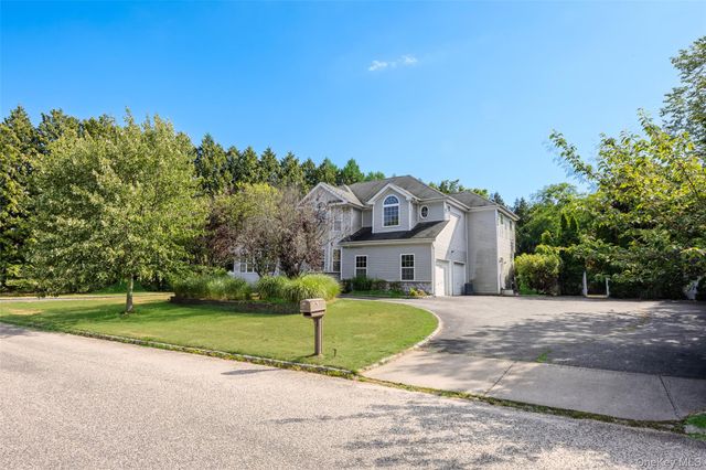 72 Sweetgum Lane, Miller Place, NY 11764