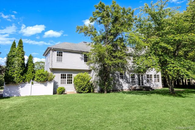 72 Sweetgum Lane, Miller Place, NY 11764