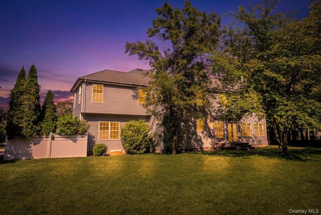 72 Sweetgum Lane, Miller Place, NY 11764