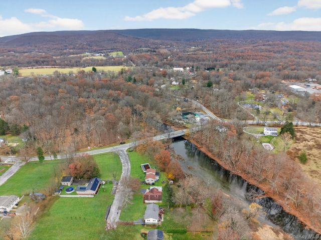 24 Patricia Lane, Washingtonville, NY 10992