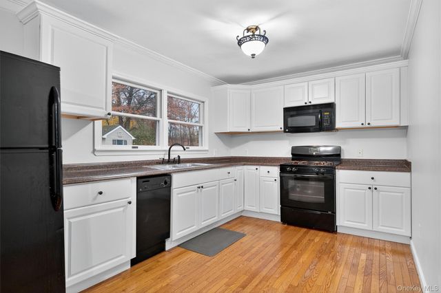 24 Patricia Lane, Washingtonville, NY 10992