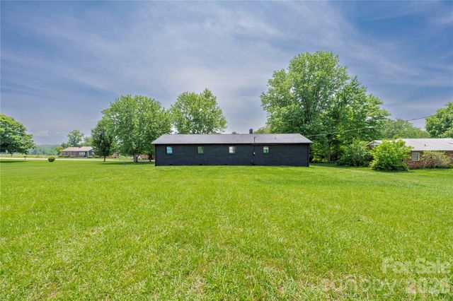 112 Robinette Lane, Statesville, NC 28625